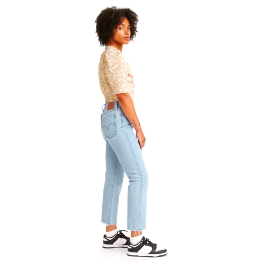 BNWT Levi's Wedgie Straight Jean's - Picture 2 of 9